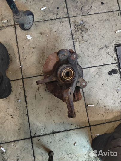 Кулак поворот. правый Kia Rio 4 Hyundai Solaris 2