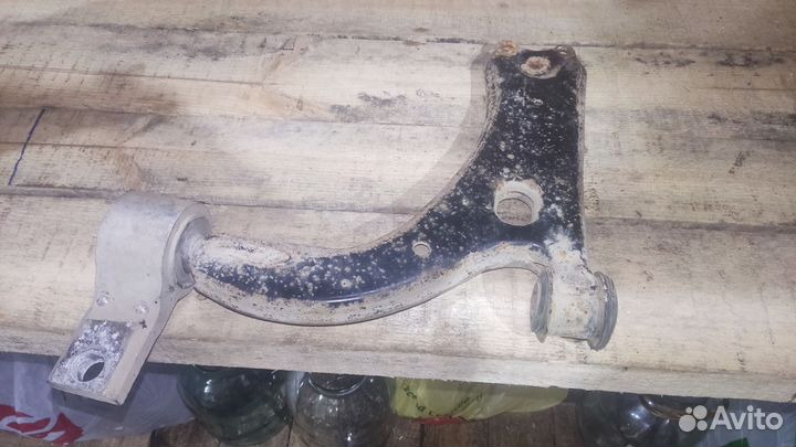 Продам левый рычаг форд фиеста