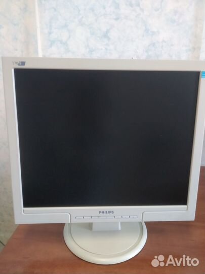 Монитор philips 17