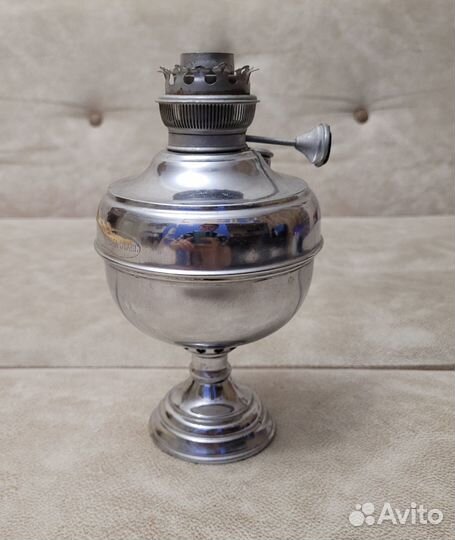 Старинная керосиновая лампа 