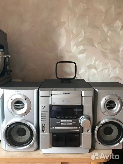 Продам музыкальный центр Sony Б/у