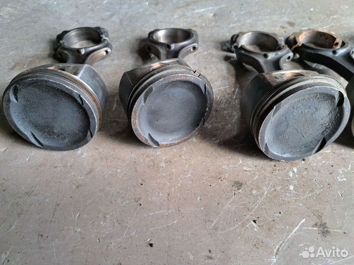 Поршень с шатуном на Mercedes W203