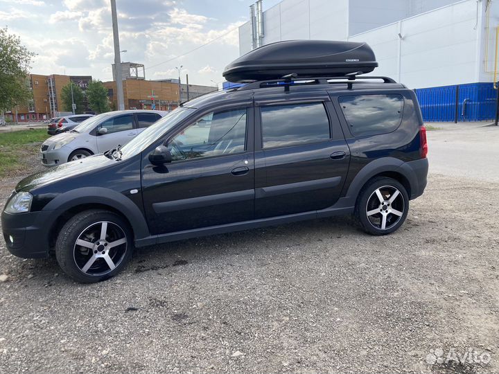 Водитель с л/а Largus 7 мест