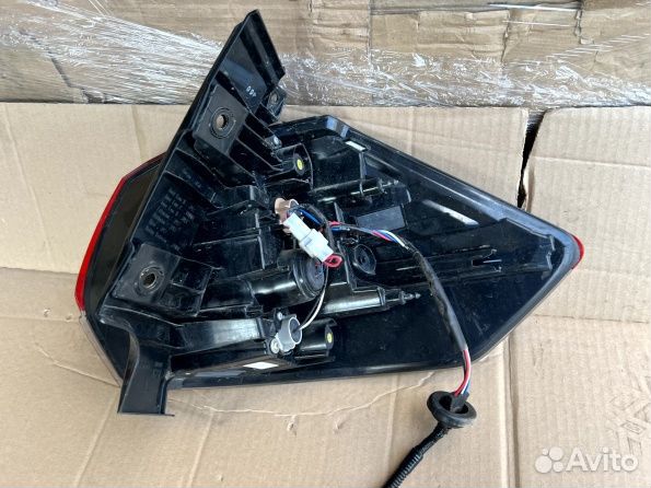 Фонарь задний фара задняя Nissan X-Trail Т 32 19г