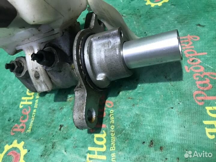 Главный тормозной цилиндр Peugeot 308 хечбэк 1.6Л