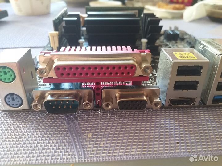 Материнская плата с процессором и памятью