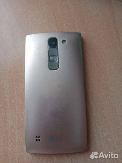 Телефон LG