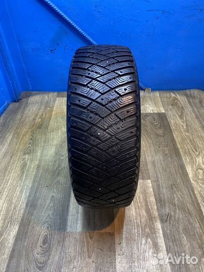 Goodyear Ultragrip Ice Arctic 215/60 R16