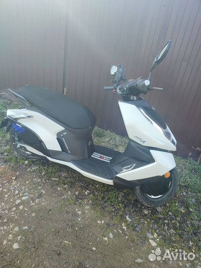 Скутер Zeeho AE8 плюс комплект аксессуаров