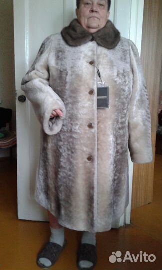 Шуба мутоновая новая с воротником из норки 64-66рр
