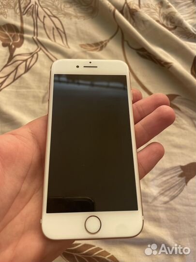 Телефон iPhone 7