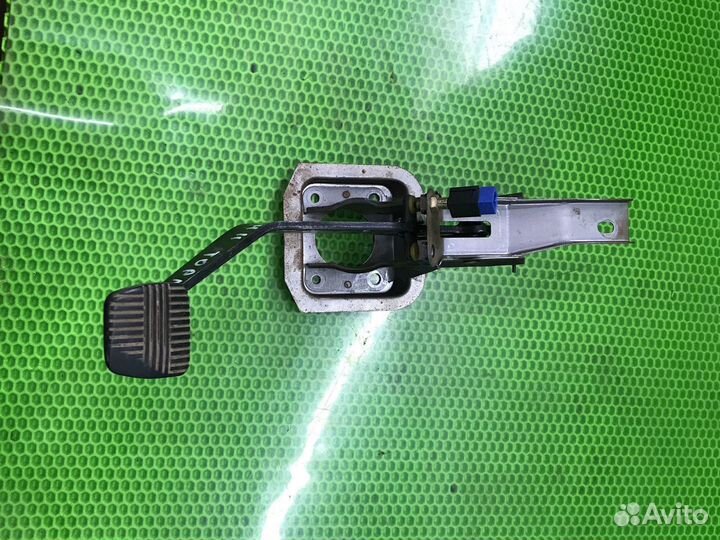 Педаль тормоза Nissan Almera Classic