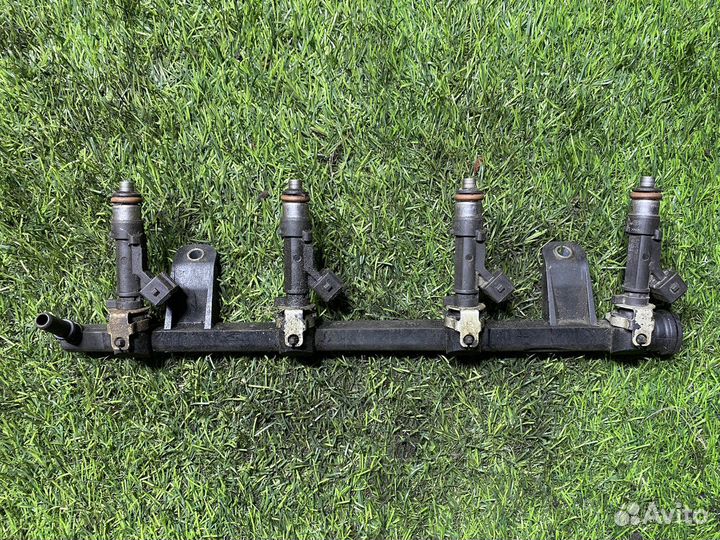 Рейка топливная (рампа) Renault Logan