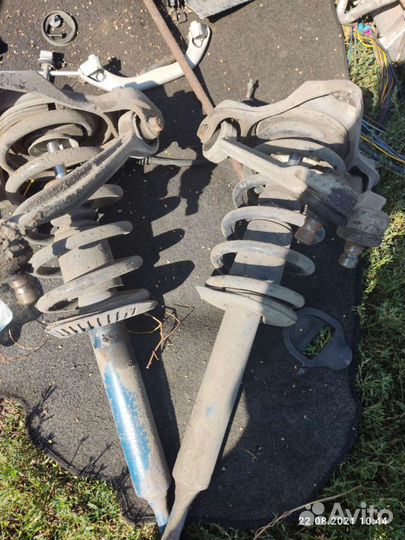 Стойки передние ауди фольксваген 1994-2005г