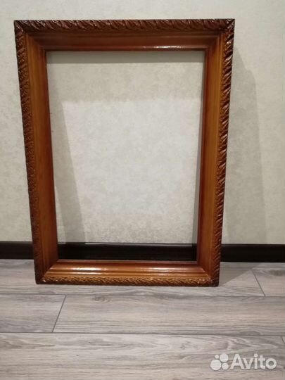 Рамка резная из натурального дерева