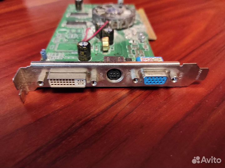 Видеокарта Radeon 9550