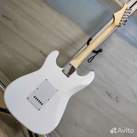 Электрогитара новая Stratocaster с хамбакером