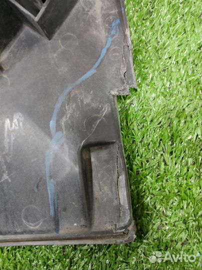 Диффузор (рамка) вентилятора Mitsubishi Lancer 10