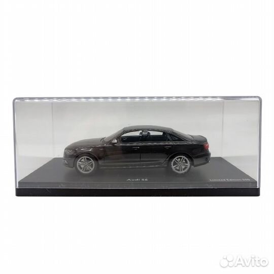 Модель автомобиля Schuco Audi S6 Limousine 1:43