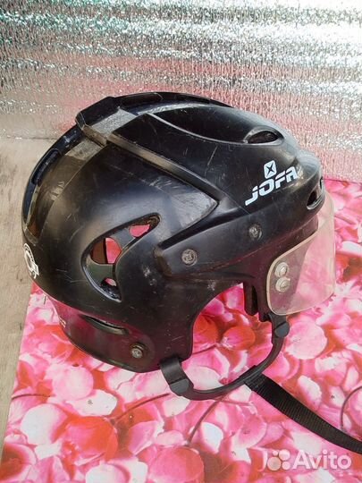 Шлем хоккейный взрослый б/у