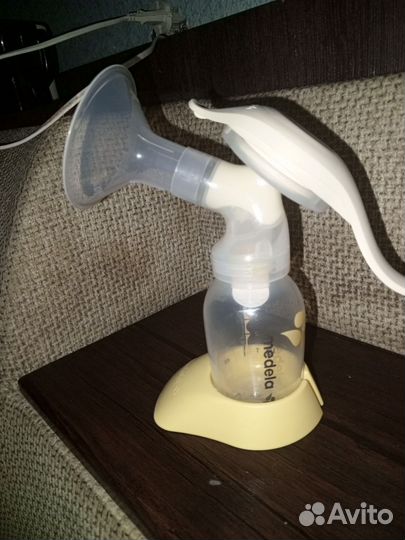 Молокоотсос medela ручной новый