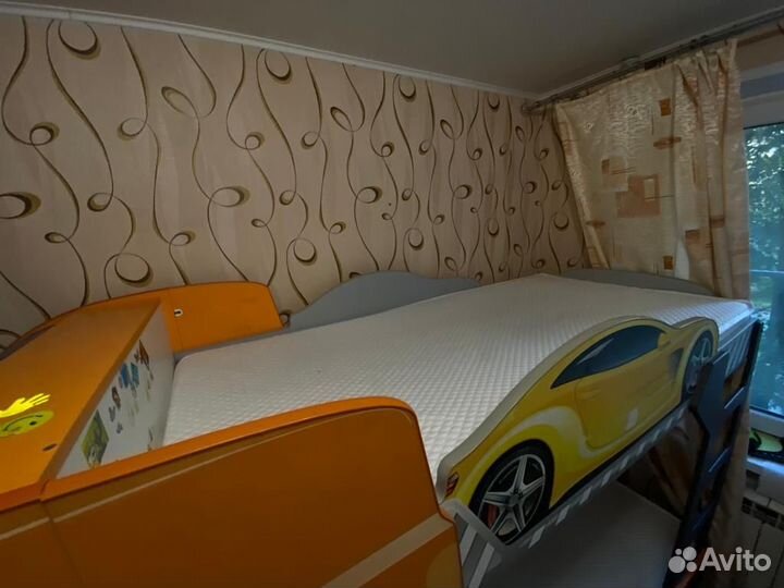 2х этажная кровать машина