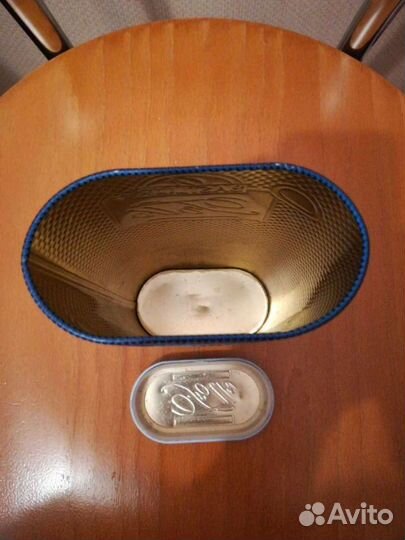 Жестяные банки из-под чая, кофе, печенья