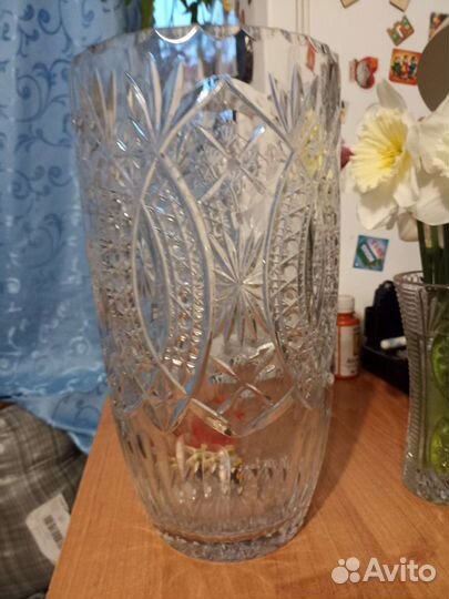 Большая хрустальная ваза