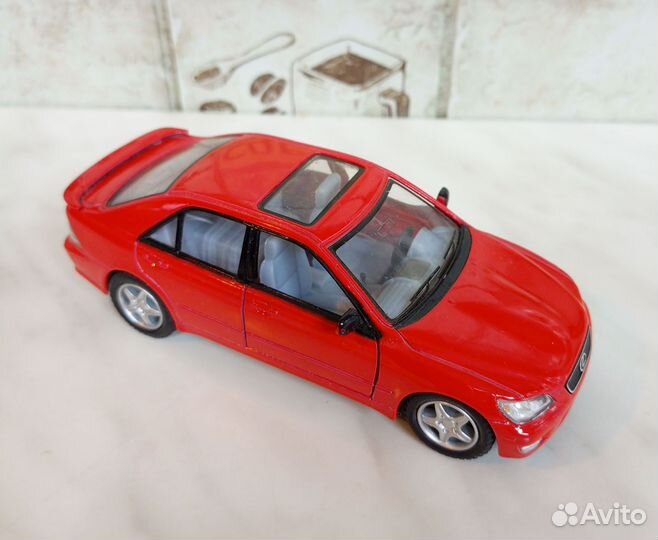 Автомобиль игрушка