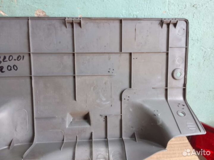 Обшивка крышки багажника Chevrolet Aveo T200