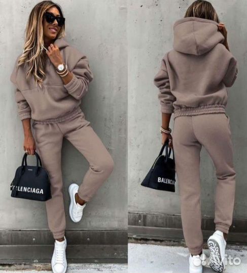 Спортивный женский костюм на флисе