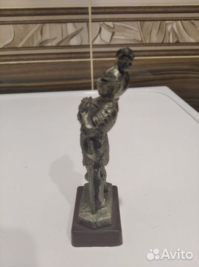 Продаю рыцаря из крепости Ригерсбург(Австрия)