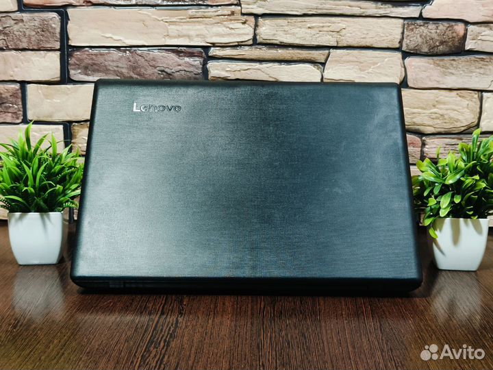 Ноутбук Lenovo 4 ядра 4Гб SSD 256