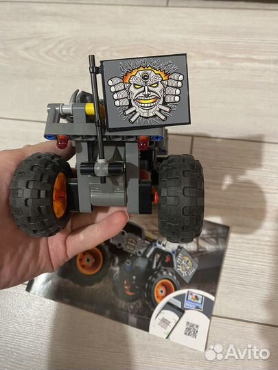 Набор Lego Technic 42104 Гоночный грузовик