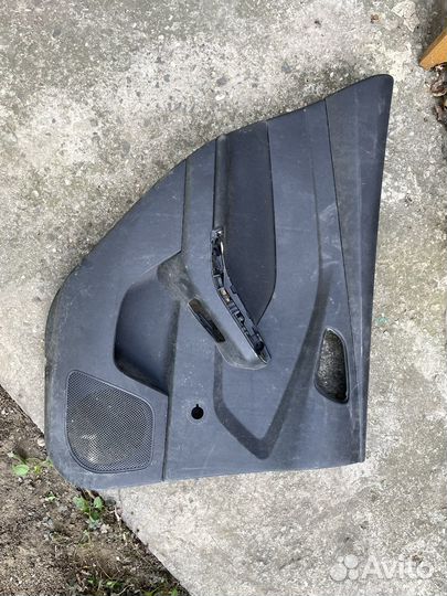 Заднее левое стекло Ford Focus 3