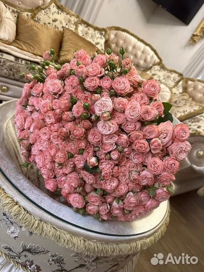 Пионовидные розы букет