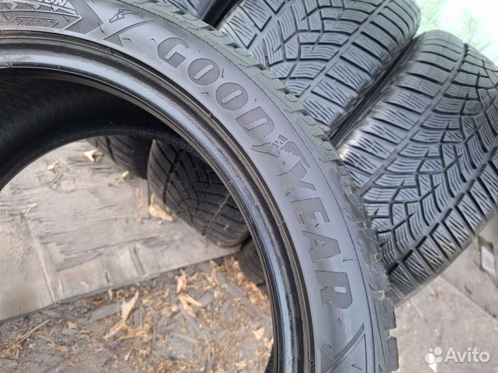 Goodyear UltraGrip Performance 225/45 R17