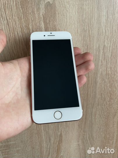 Телефон iPhone 7