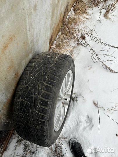 Pirelli Ice Zero 215/55 R16 97T