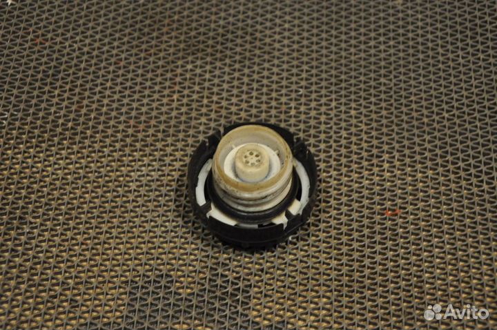 Крышка топливного бака mitsubishi pajero sport K