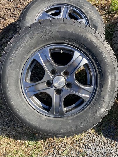 Avatyre Freeze 235/70 R16