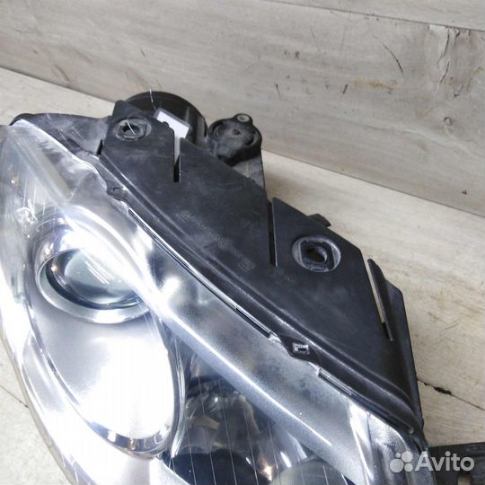 Фара правая Volkswagen Passat B6