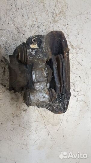 Суппорт левый задний Peugeot 306