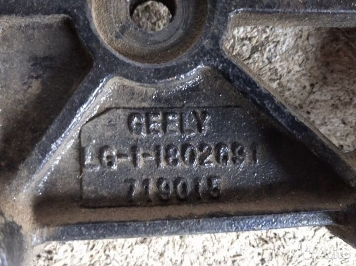 Кронштейн компрессора кондиционера Geely Mk