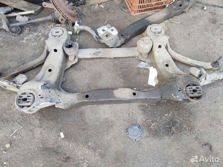 Подрамник Ауди а8 д3 передний