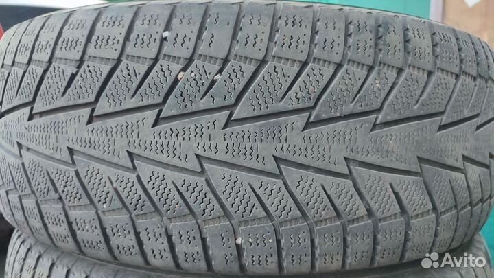 Hankook Winter I'Cept IZ2 215/60 R16 99T