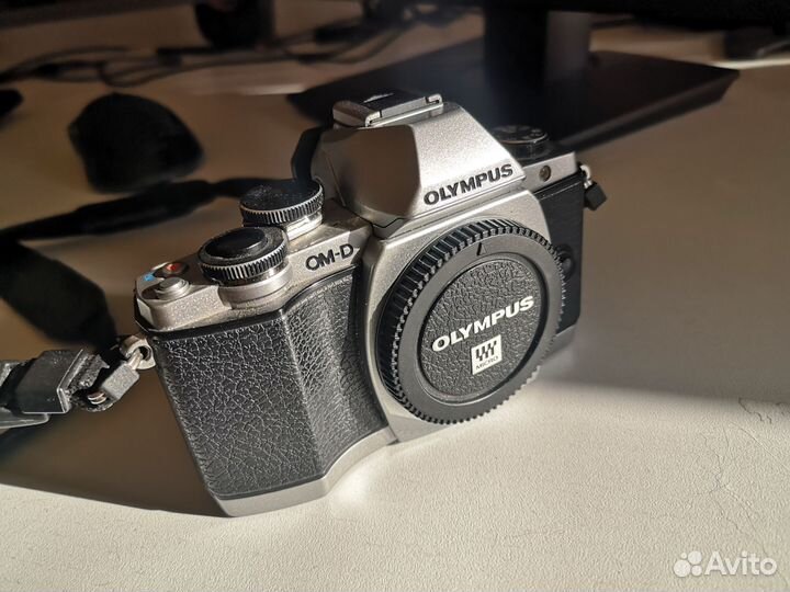 Olympus om-d em-10