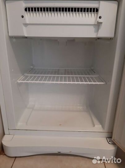 Холодильник бу indesit