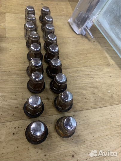 Гайки автомобильные