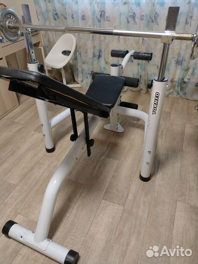 Скамья для жима лежа со стойками и штангой